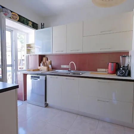 Renoviertes In Mit Privatem Pool Holiday home
