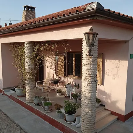 House Memi Pula